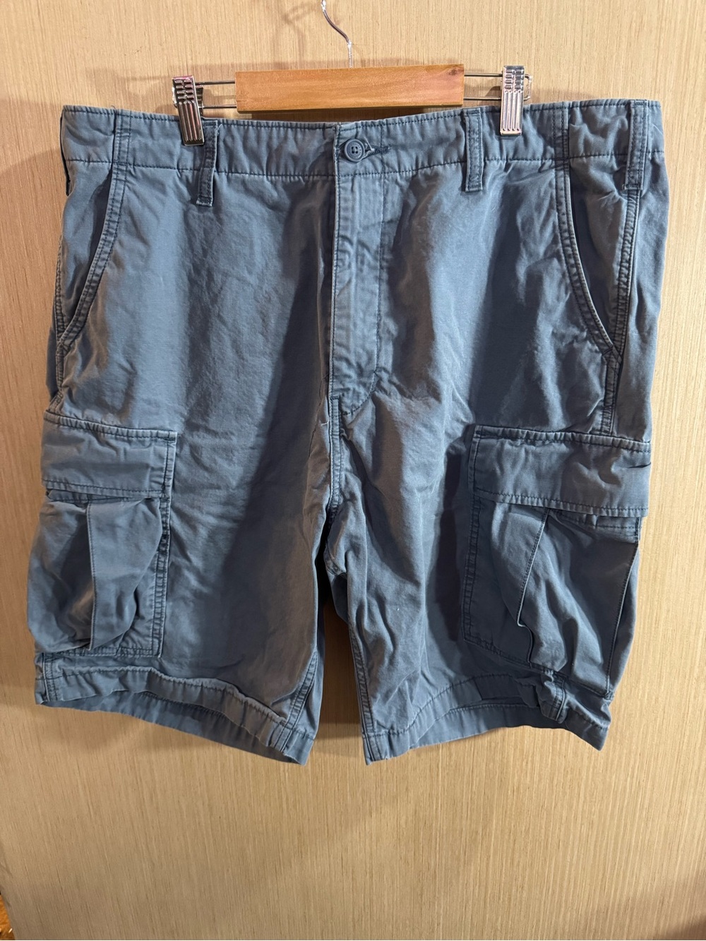 Mens Levis Cargo Shorts in Slate Gray Blue Size 36